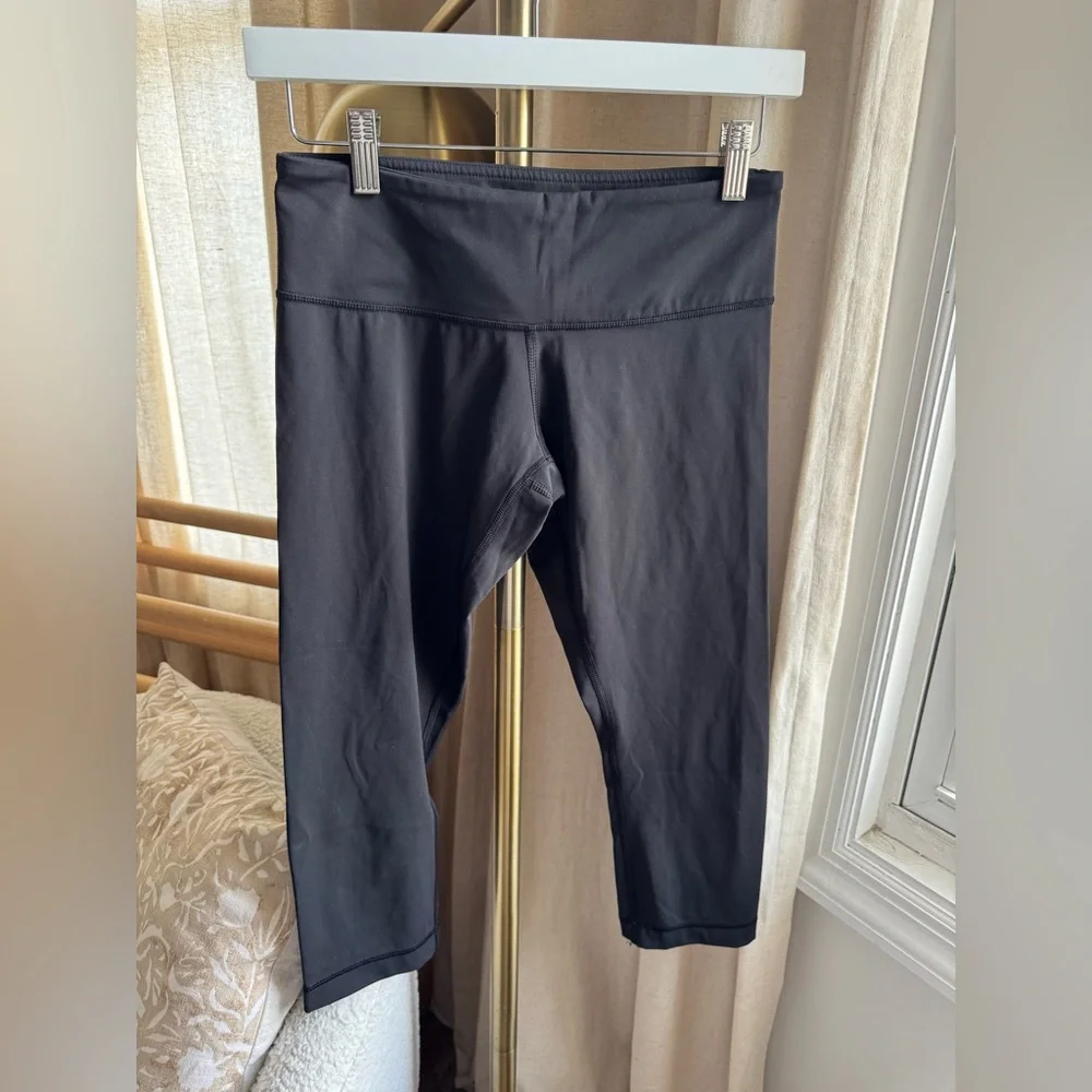 Lululemon Black Cropped Leggings | 6 - Picture 1 of 4